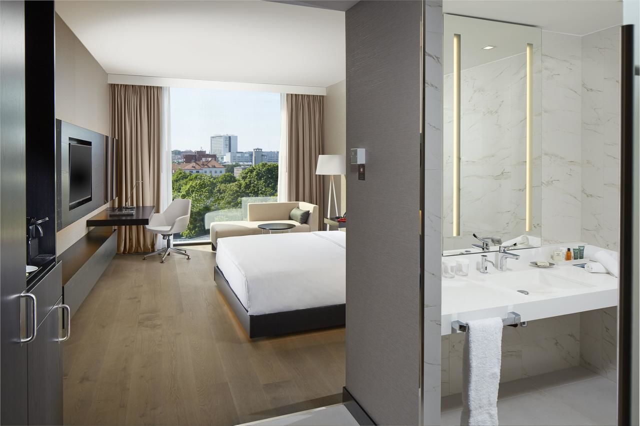 Отель Hilton Tallinn Park Таллин-40