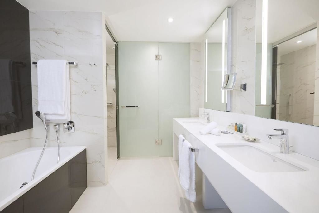 Отель Hilton Tallinn Park Таллин-64