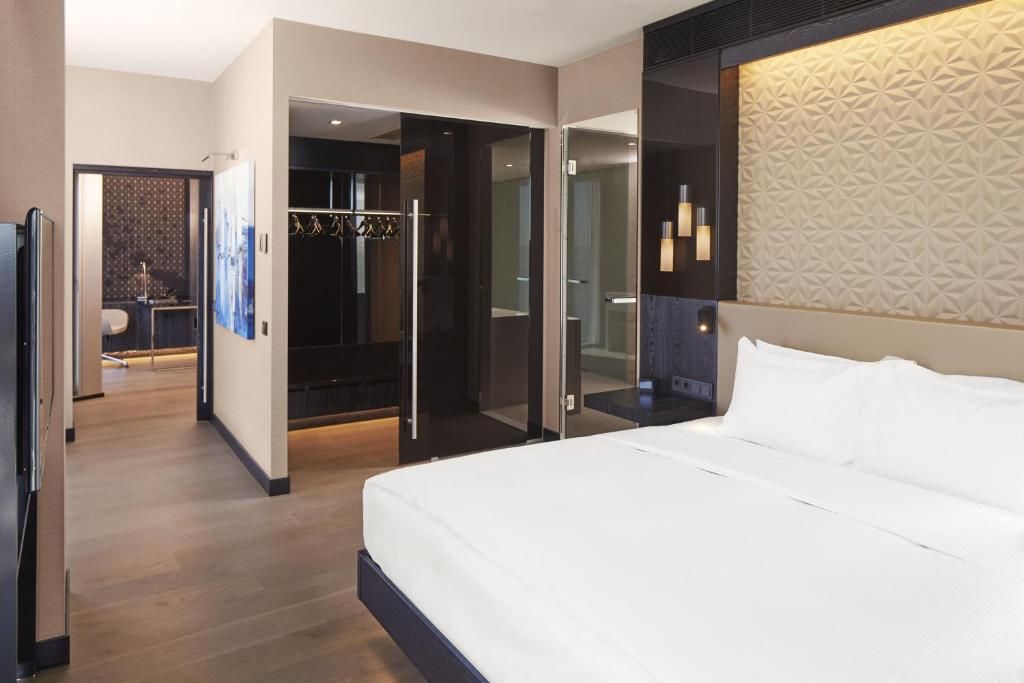 Отель Hilton Tallinn Park Таллин-69