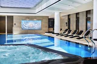 Отель Hilton Tallinn Park Таллин-0